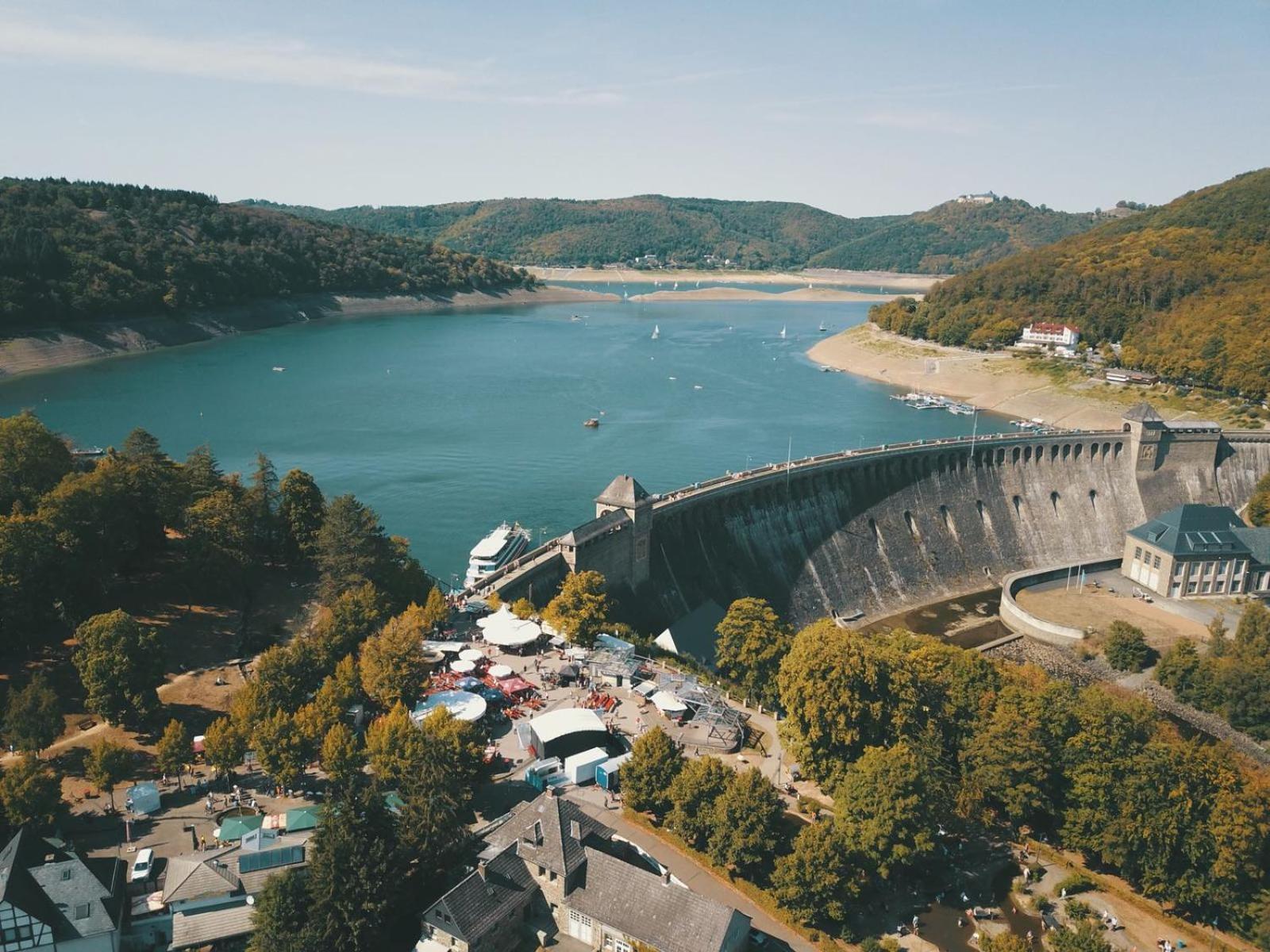 Ferienhaus Schoene Aussicht Ferienwohnung Gruen Hemfurth-Edersee المظهر الخارجي الصورة